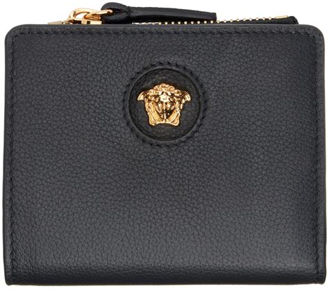 cara de medusa versace|versace la medusa wallet.